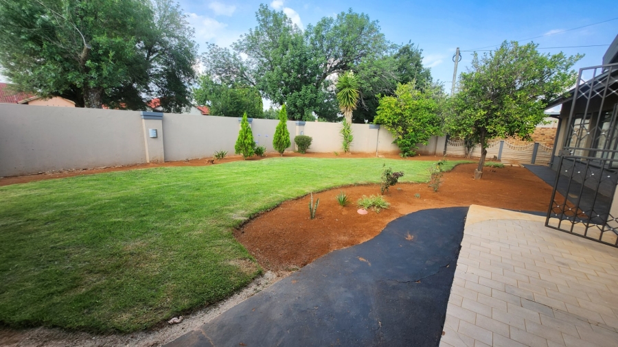 4 Bedroom Property for Sale in Stilfontein Ext 4 North West